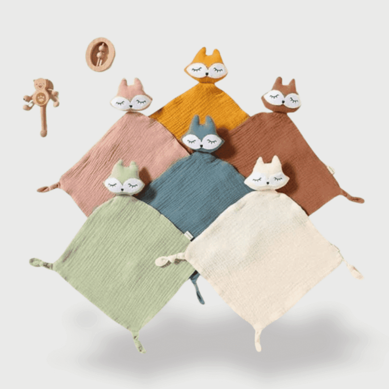 Doudou Renard Doux et Plat pour Bébé 24 cm : Six doudous renards plats et doux disponibles en plusieurs couleurs : vert, bleu, rose, orange, marron et blanc.