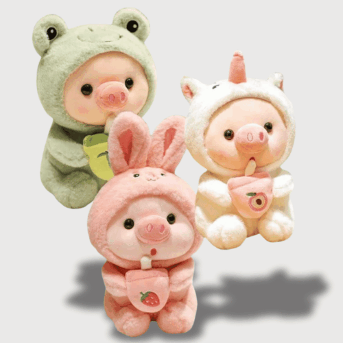 Doudou Kawaii Cochon Déguisé 25 cm , avec des costumes adorables de grenouille, lapin et licorne, tenant une mini gourde fruitée.