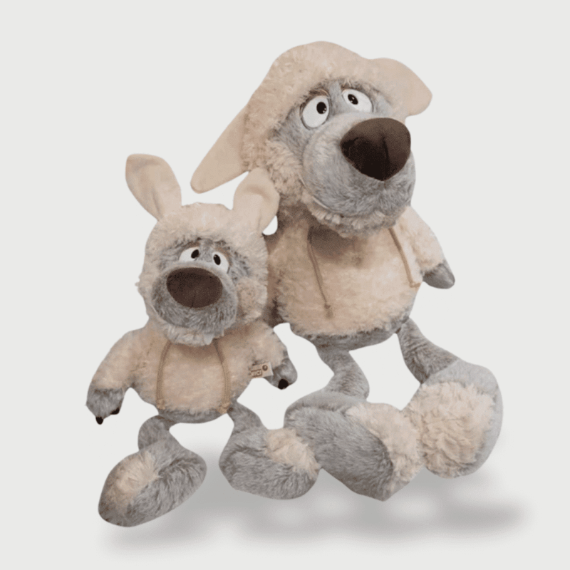 Doudou Loup Camouflé en Mouton, deux doudous loups déguisés en mouton beige et gris avec des oreilles tombantes.