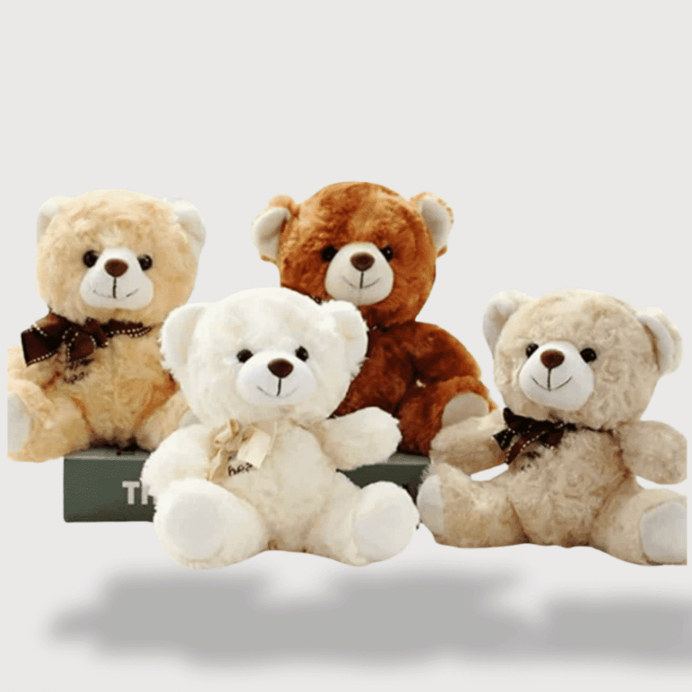 Doudou Petit Ours Doux 23 cm comprenant quatre oursons moelleux, avec un nœud autour du cou et un regard attendrissant.