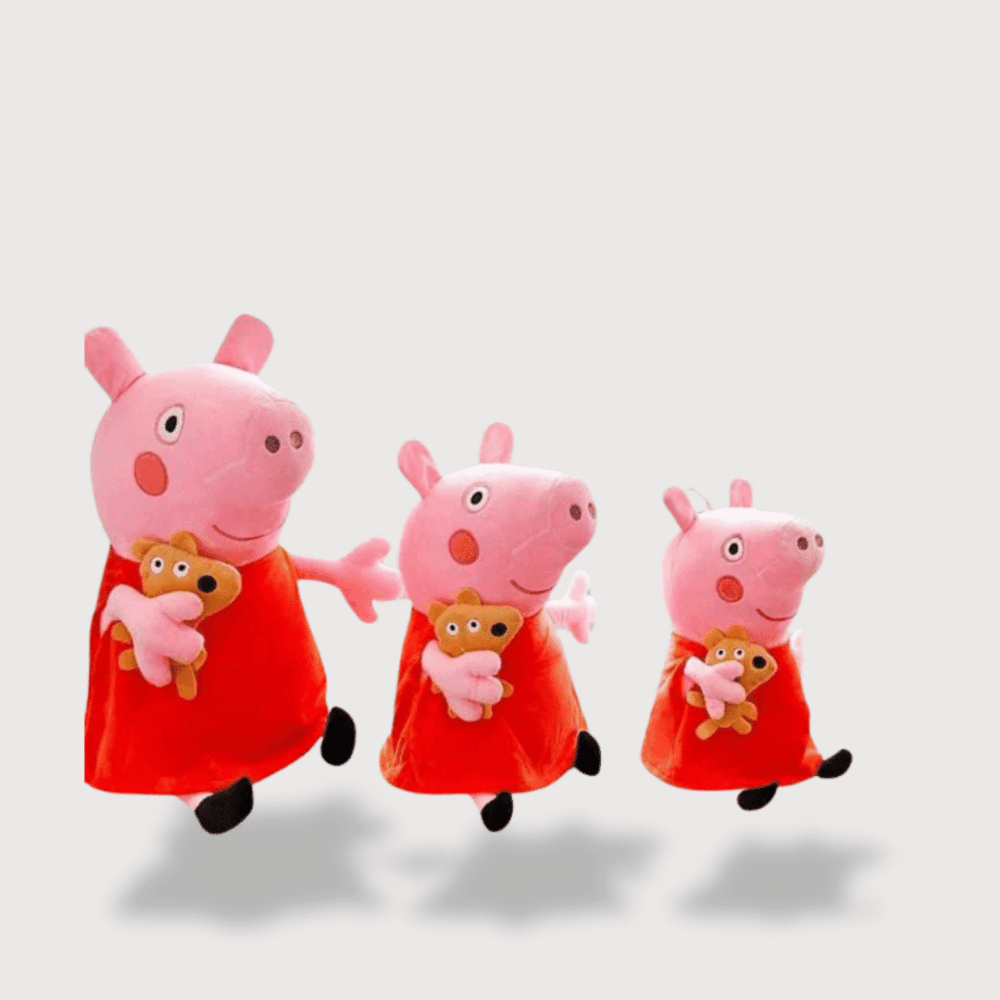 Doudou Rose Peppa Pig : Trois doudous Peppa Pig en robe rouge, chacun tenant un petit ours en peluche.