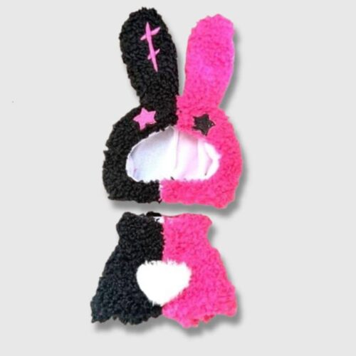 Déguisement Labubu Lapin Bicolore Noir et Rose, déguisement mi noir mi rose pour petite peluche
