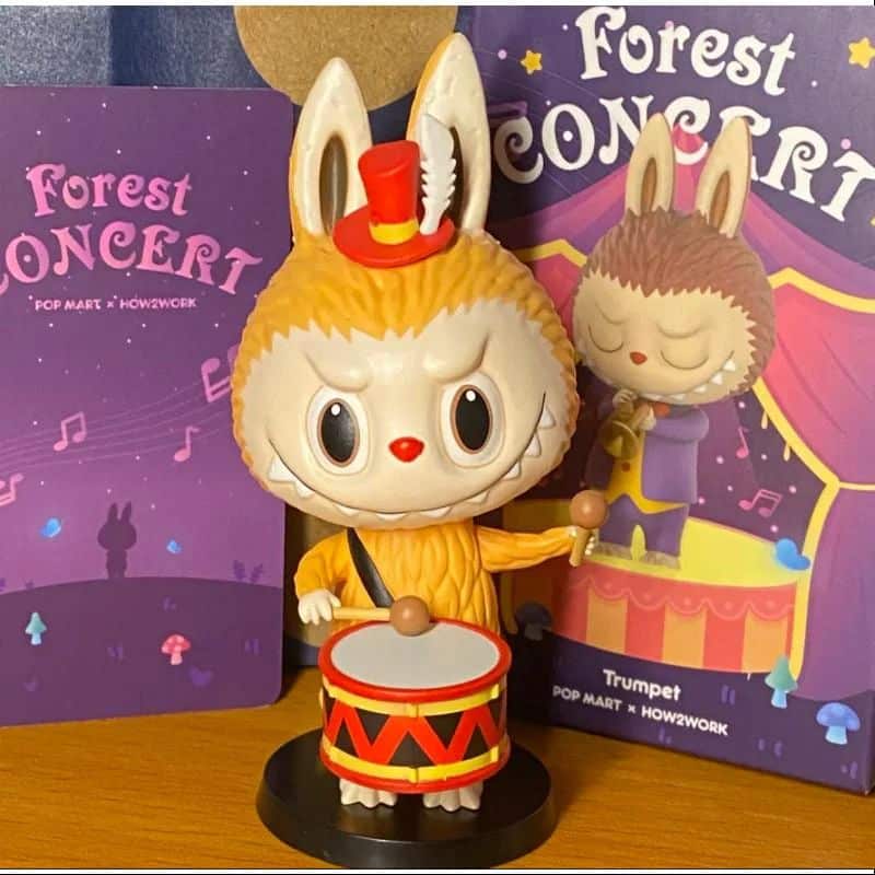 Figurine Labubu Tambour Édition Concert Forêt 8 cm