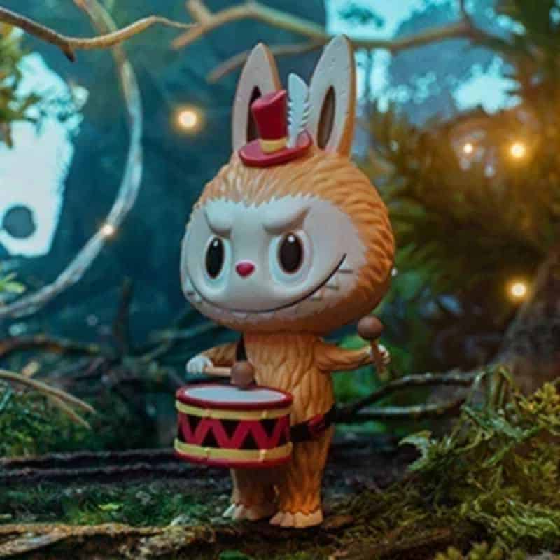 Figurine Labubu Tambour Édition Concert Forêt 8 cm