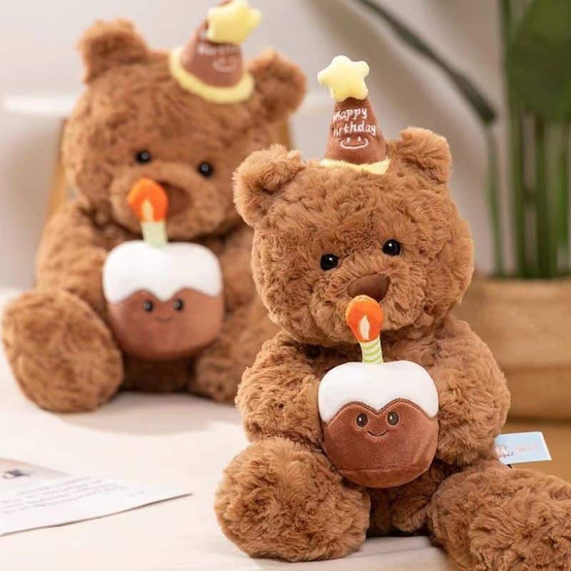 Peluche Ours Anniversaire Avec Gâteau et Bougie 3 Peluche Ours Anniversaire Avec Gâteau et Bougie – Image 3